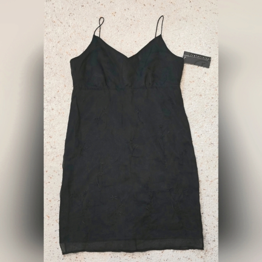 ⚘️NWT Relativity dress, black, with embroidered flowers Size XL